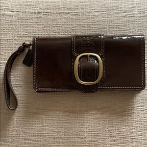 Coach Patent Clutch